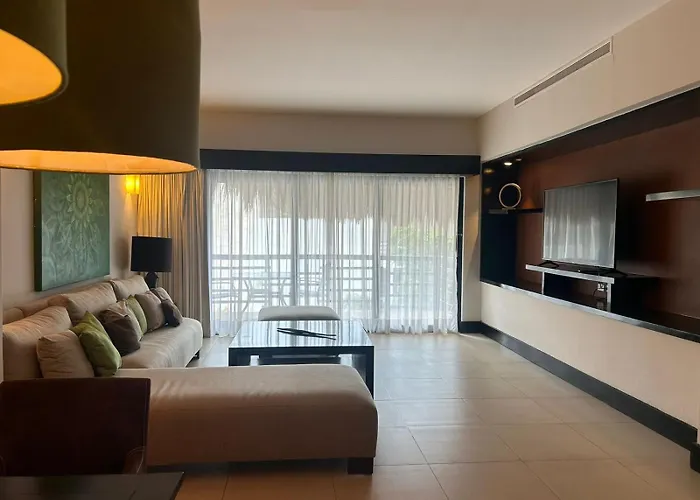 Aldea Thai Beachfront Apartment *